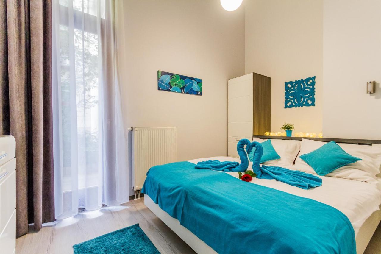 Apartment Blue Magic *
